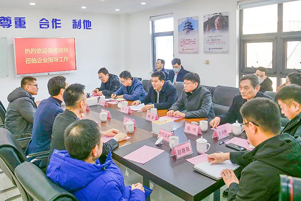 濟南市天橋區委韓偉書記一行蒞臨欣希安藥業調研指導