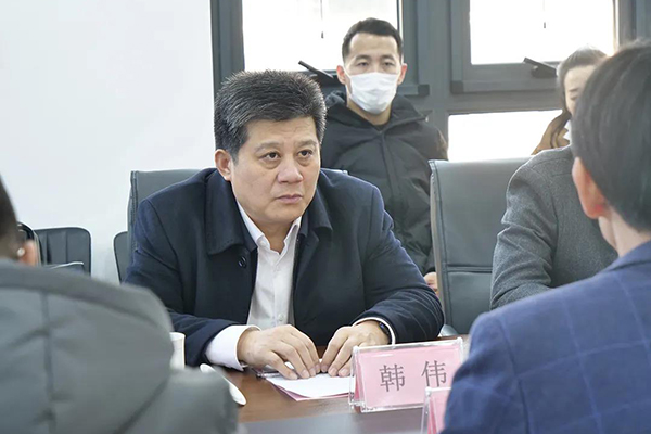 濟南市天橋區委韓偉書記一行蒞臨欣希安藥業調研指導